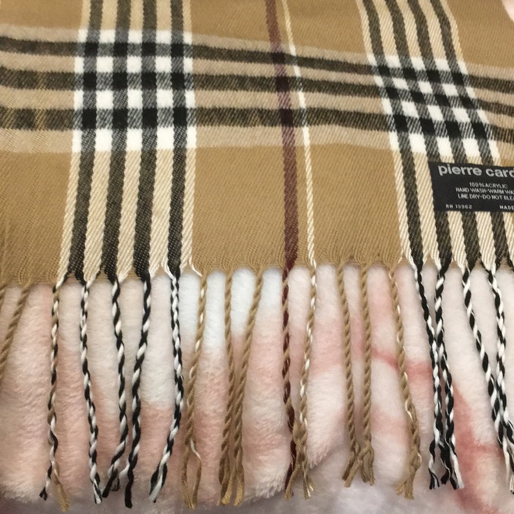 Pierre Cardin Acrylic Woven Scarf NWOT Tan Black White Red Plaid. 12.50” X 80” - Picture 9 of 9